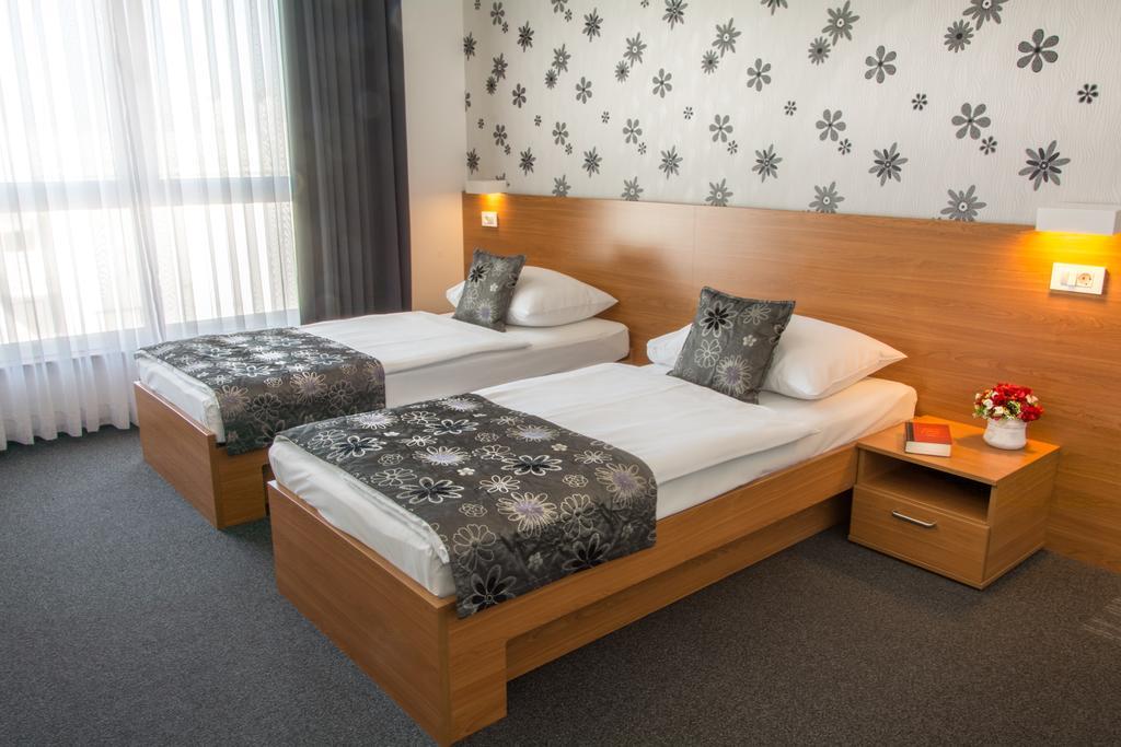 Hotel Delminivm ซาเกร็บ ภายนอก รูปภาพ