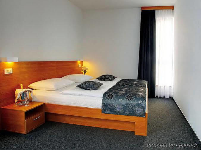 Hotel Delminivm ซาเกร็บ ภายนอก รูปภาพ